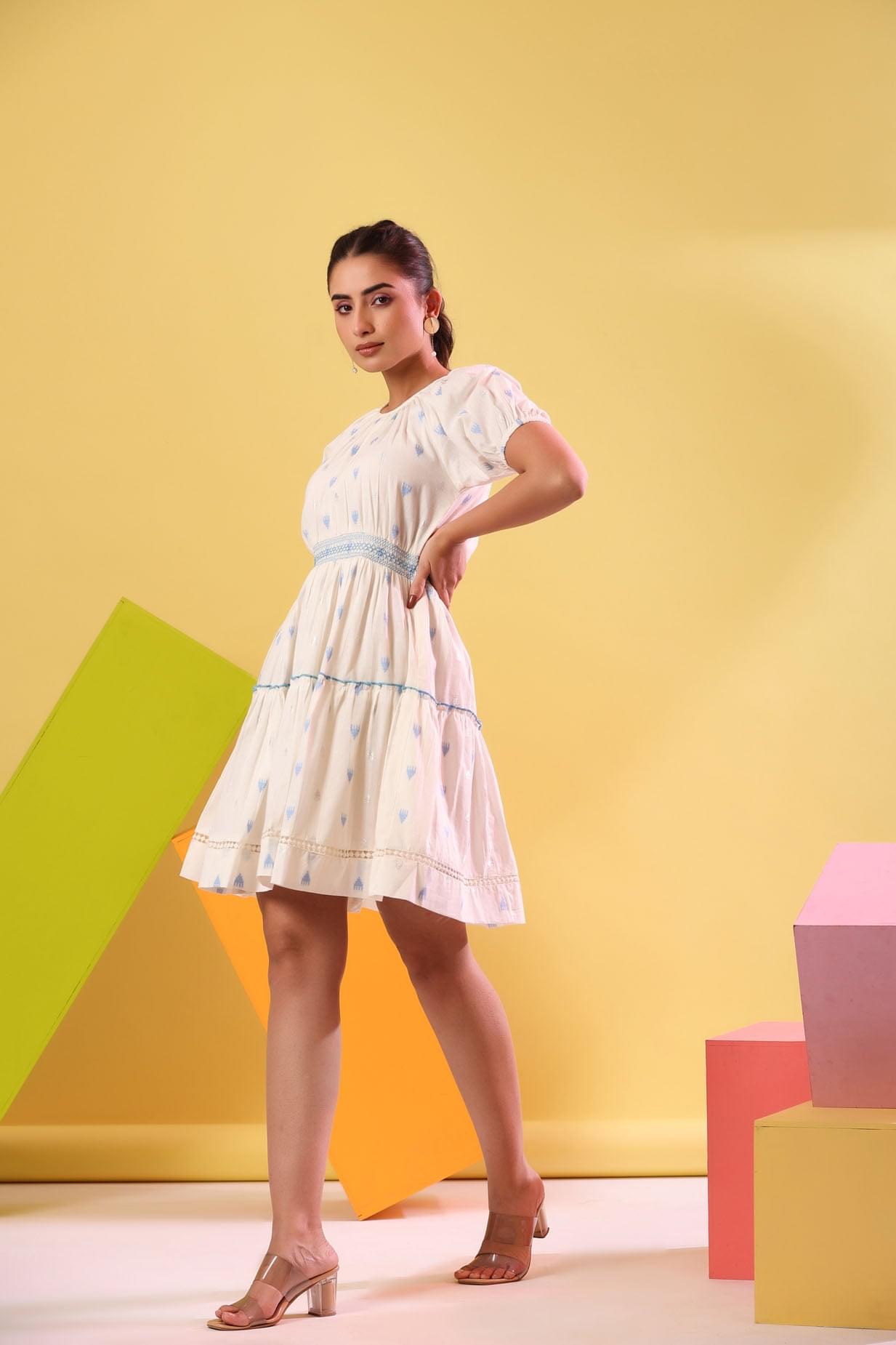 Aira A White Ballon Short Dress