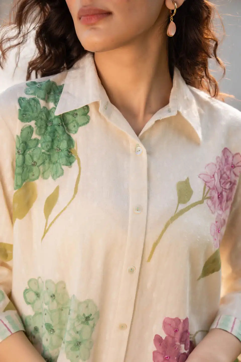 Inaaya ELEGANT FLORAL PRINTED CO-ORD SET OFF-WHITE COTTON LINEN KURTA & PANT FOR WOMEN