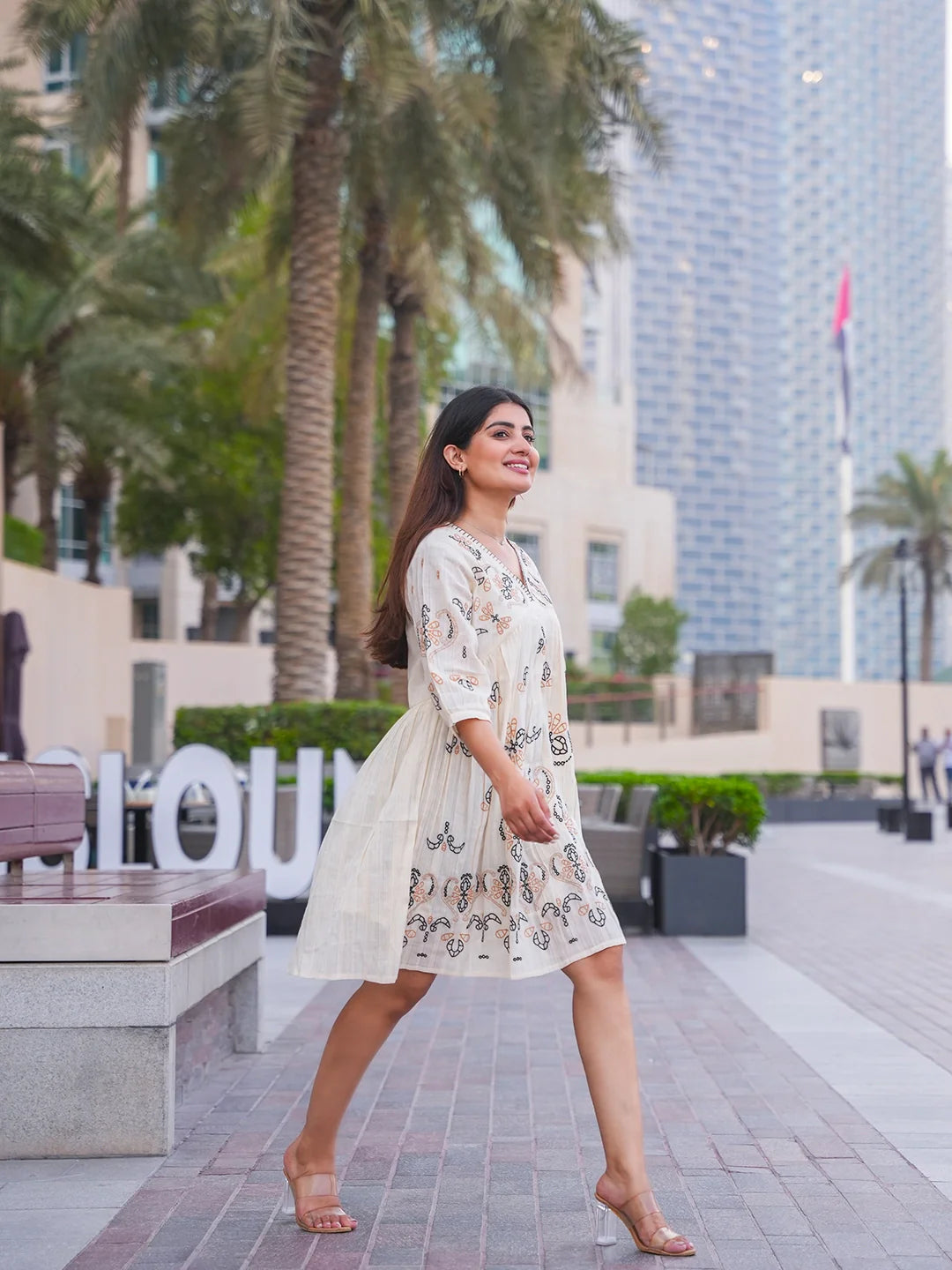Siya WOMEN'S OFF-WHITE PURE OPULENCE: WHITE EMBROIDERY SHORT DRESS